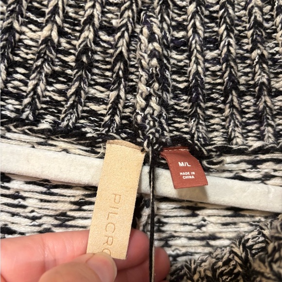 Anthropologie Pilcro Magda Knit Poncho boho heavy knit sweater M/L - Picture 6 of 8